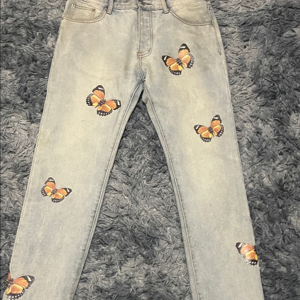 MNML Light Gray Jeans with Butterfly Print